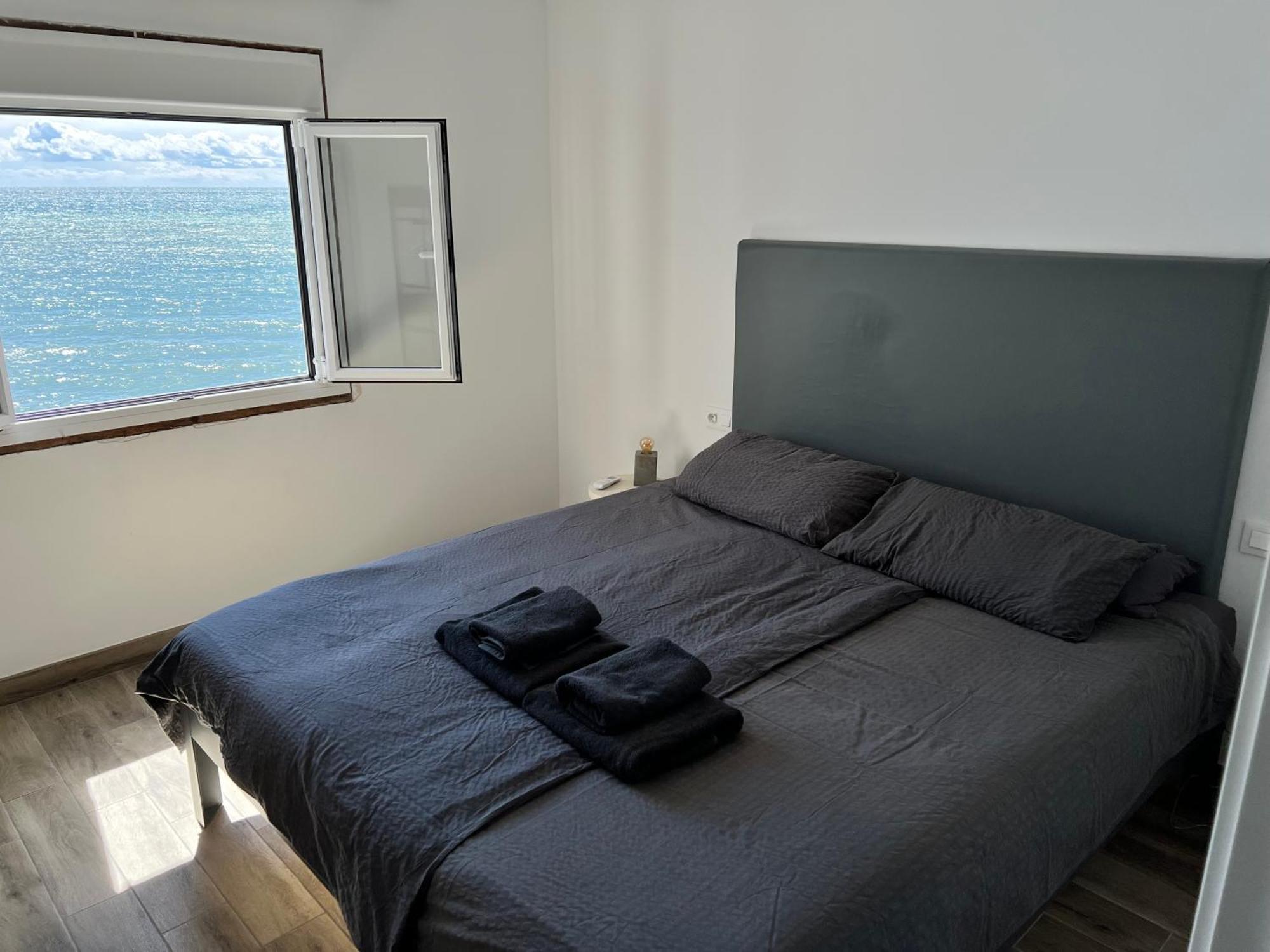 Newly Renovated 2 Bedroom Beachfront House Sitio de Calahonda Exterior photo
